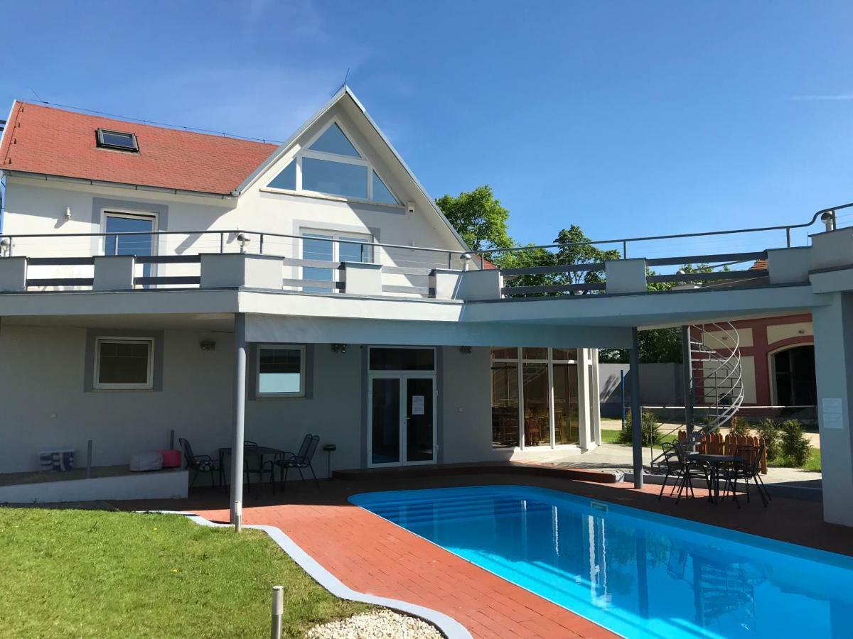 Beach Pension Хеб Екстериор снимка